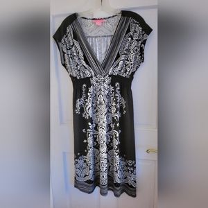 5/$20 Exotic black and white dress